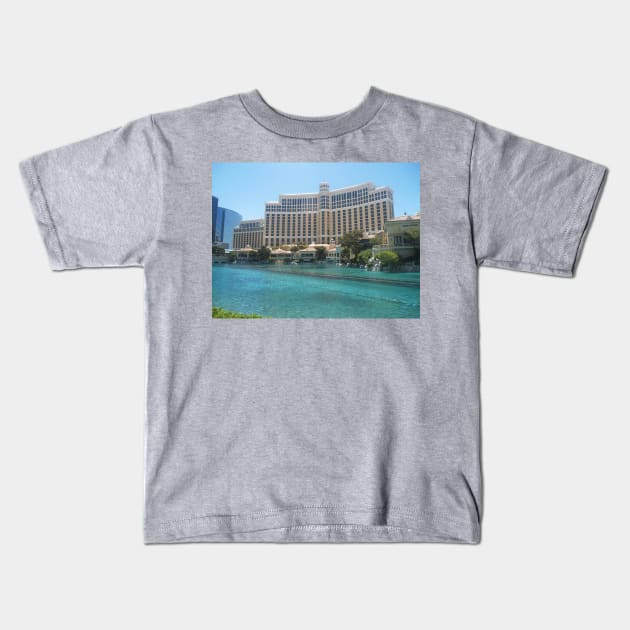 Caesar Palace Waterway Kids T-Shirt by BenjiRetroWave